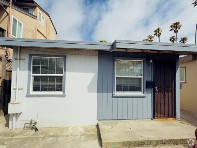 Building Photo - Awesome beach cottage across the Street fr... Unit 5133 West Point Loma Blvd Rental