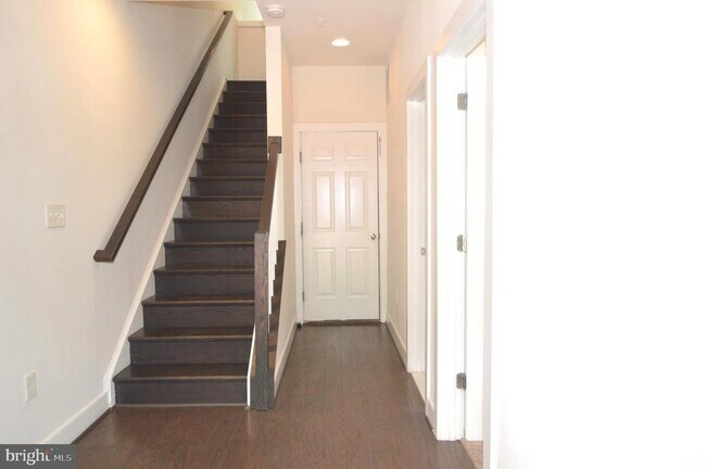 Photo - 408 Stabler Ln