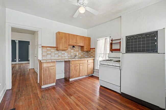 Photo - Historic Capitol Hill Apartment with Private Balcony