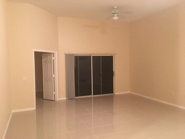 Photo - 260 Crestwood Cir Unit 102
