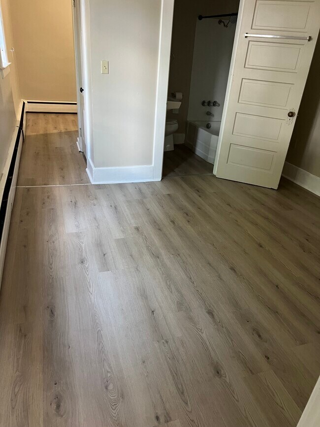 Photo - 151 Broadway Unidad #3 Unfurnished