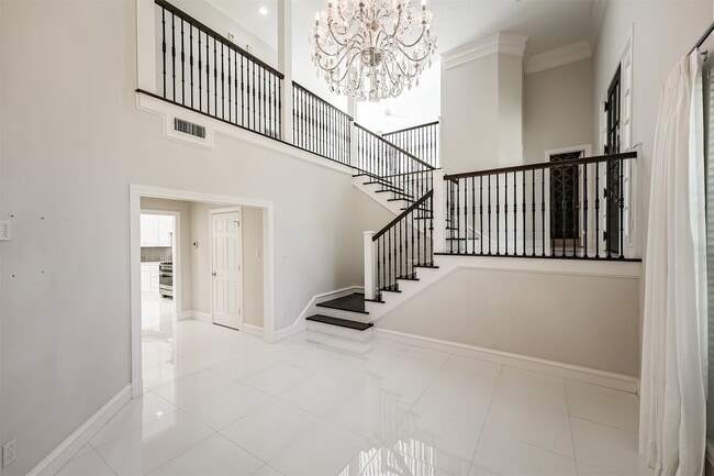 Photo - 207 Victoria Way