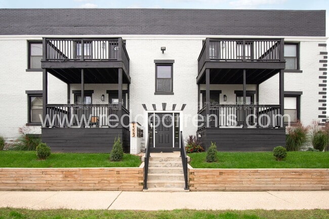 Building Photo - 1329 E Market St Unit 8