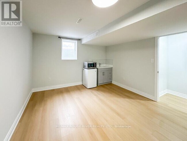 Photo - 1869 Brookshire Square