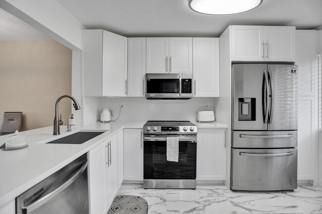 Photo - 3601 Inverrary Dr Unit 109