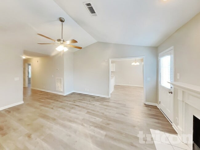 Photo - 1116 S Hampton Cl