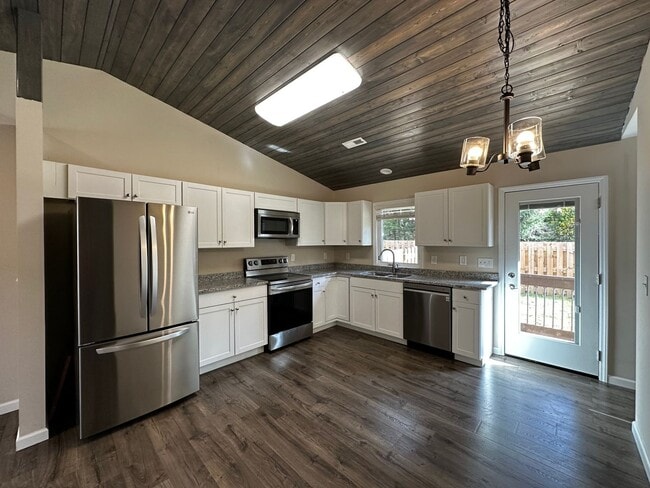 Photo - Black Mountain Rental-Fabulous Location!