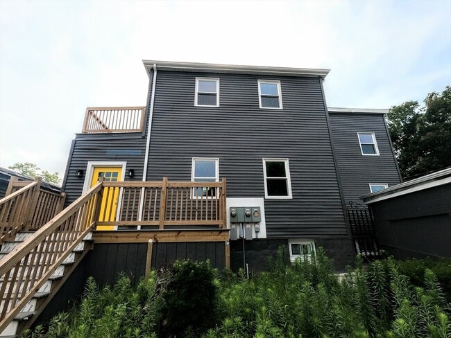 Building Photo - 2 Sunnyside St Unit 2 Rental
