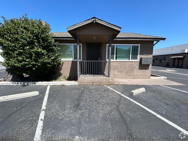 Building Photo - 1441 Coldwell Ave Unit #C Rental