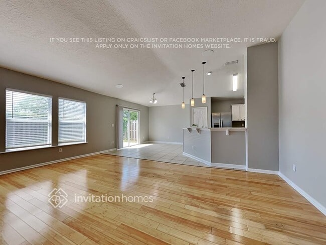 Photo - 650 MacKenzie Cir