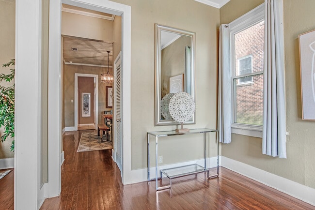 Photo - 819 America St A