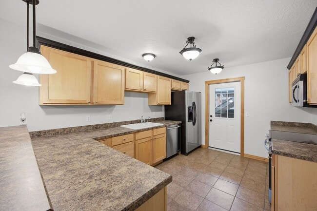 Photo - 2 Bed 2 Bath Condo - Near Shopping!