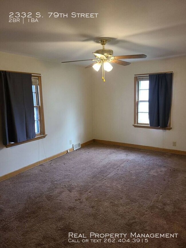 Photo - 2 Bedroom Lower Duplex.  MTM Lease only!