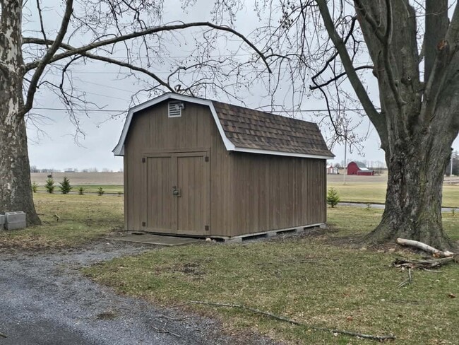 Photo - 1084 Yale Farm Rd