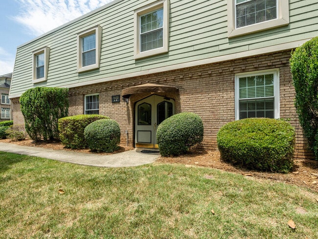 Photo - 2600 Park Rd Unit D