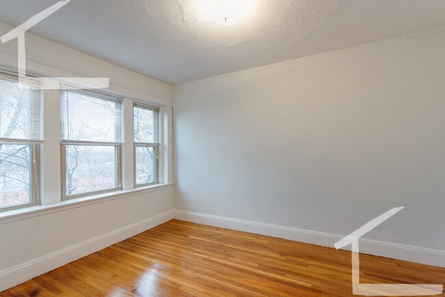 Photo - AWESOME 2 bed in Allston.... Don't miss out!!