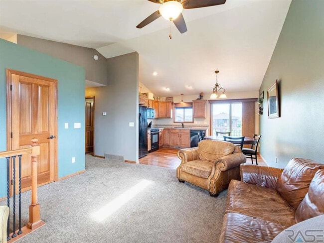 Photo - 3300 E Brewster St