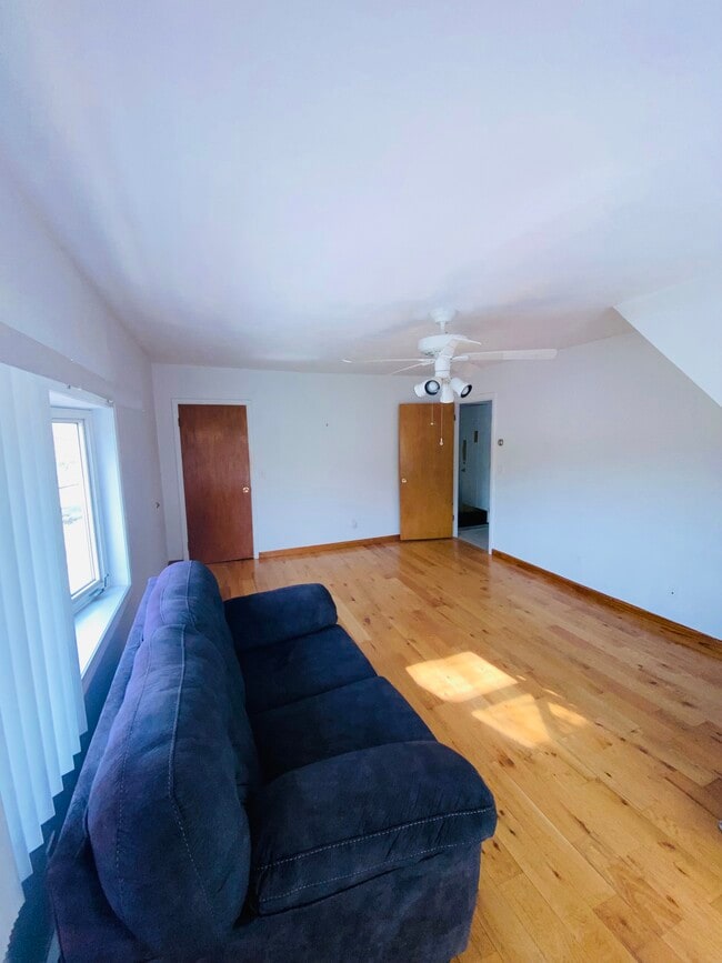 Photo - 25 Lakeside Ave Unit 3