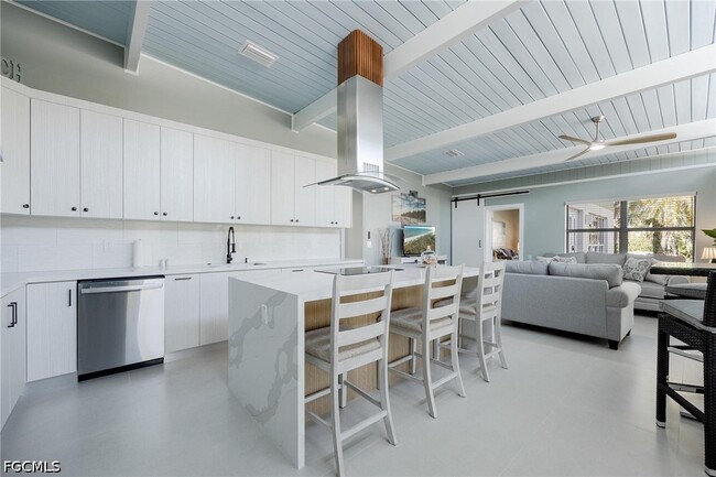 Building Photo - 434 Lagoon Dr