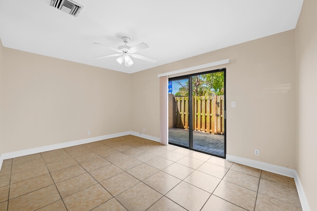 Photo - 3281 E Golf Blvd