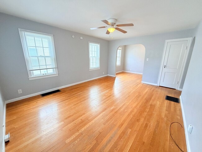 Photo - 108 S 8th Ave