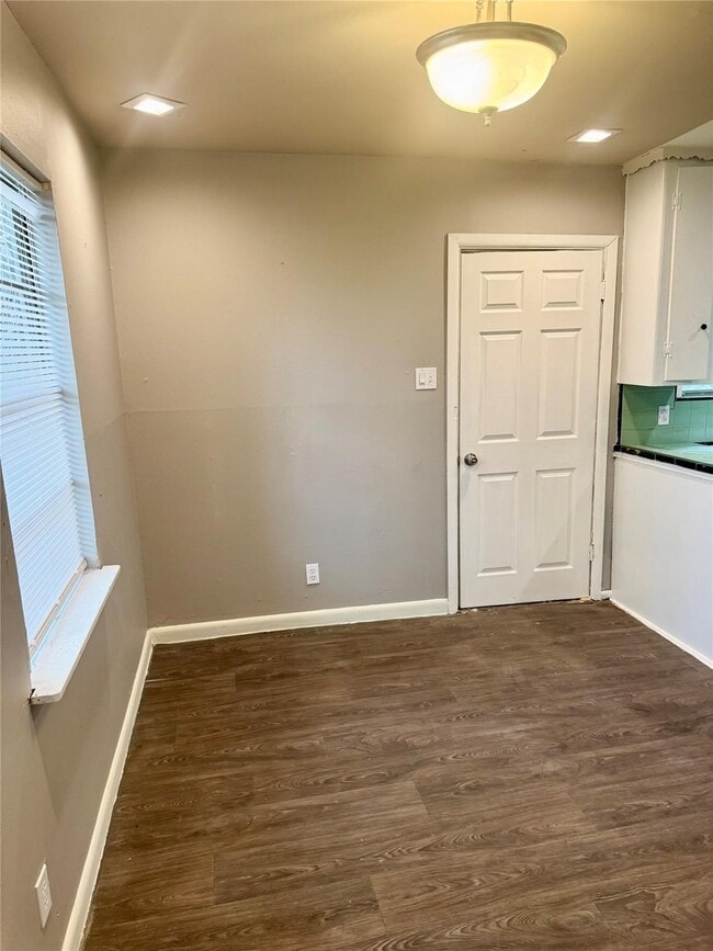 Photo - 7915 Flintridge Dr