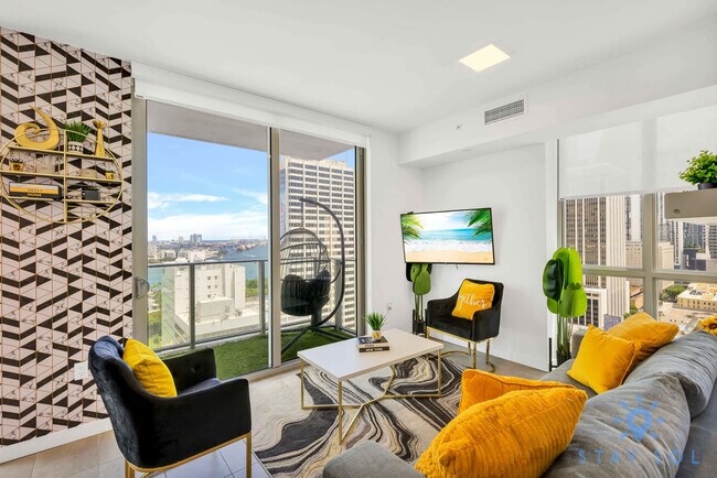 Photo - 227 NE 2nd St Unit SI ID1227474P