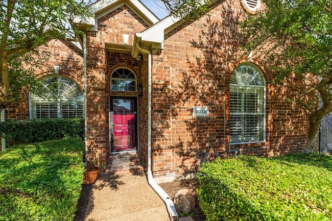 Photo - 8013 Springmoss Dr