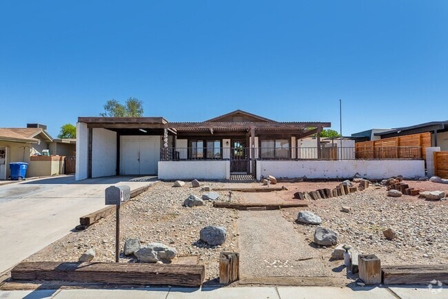 Building Photo - Rental Availalble