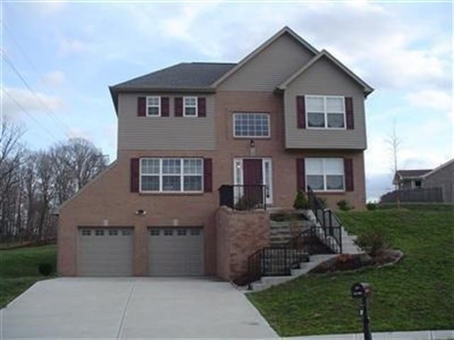 Building Photo - 1455 Woodside Dr