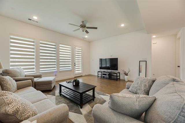 Photo - 1220 Grass Holw Pl