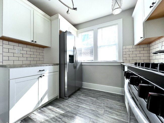 Photo - 4400 Devonshire Rd Unit 2