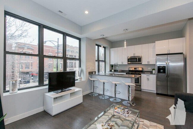 Photo - 2151 W Division St