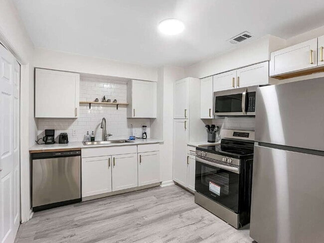 Photo - 1224 Crawford Way