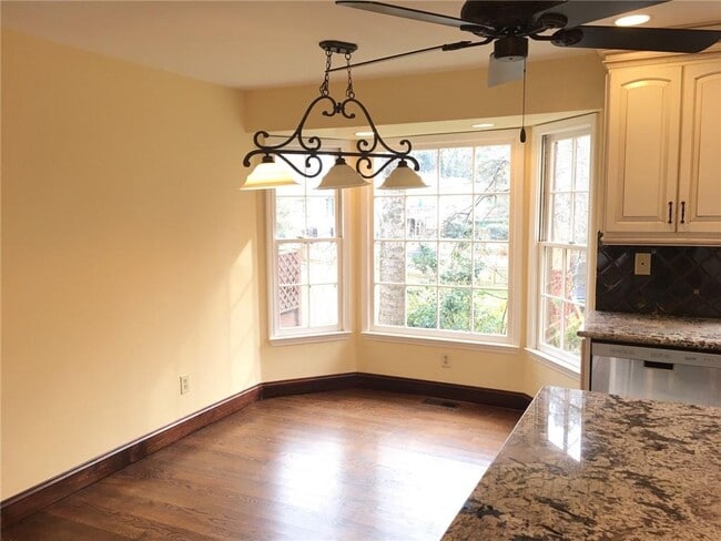 Photo - 310 Milesford Ct