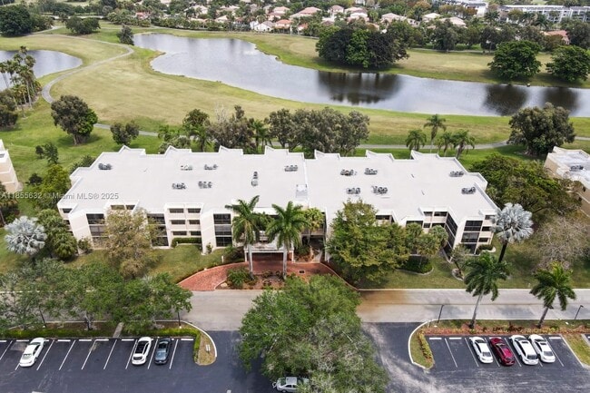 Building Photo - 16251 Golf Club Rd Unit 110 Rental