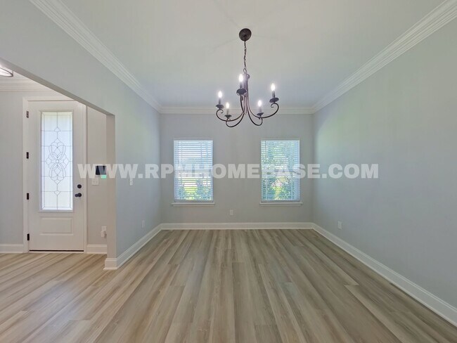 Photo - Elegant, 4 Bed, 3.5 bath Nearly New & Move-In Ready in Shalimar