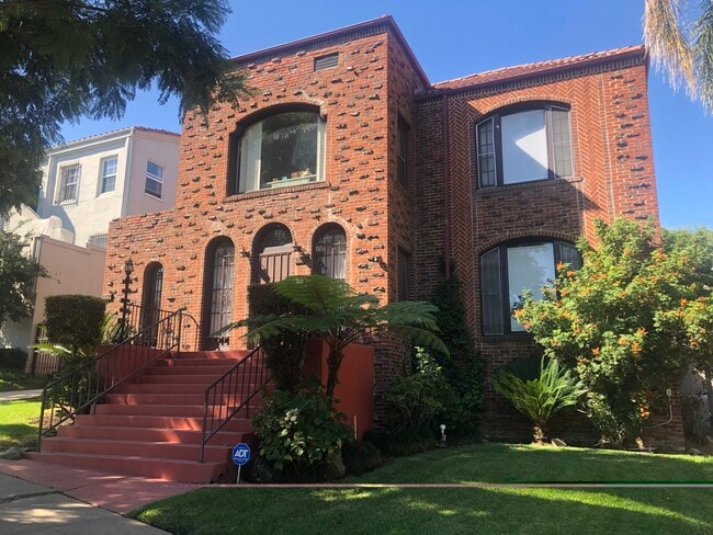 Building Photo - 1315 S Orange Dr Unit 1315