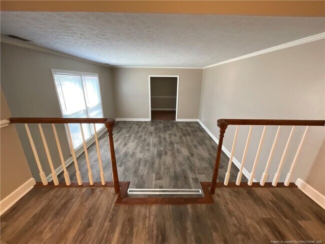 Photo - 619 Lufkin Cir