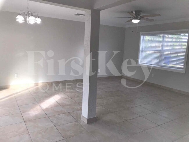 Photo - 240 N 69th Way