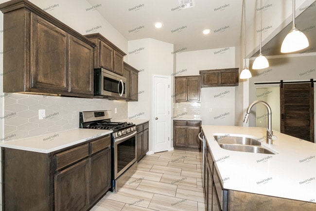 Photo - 11609 SW 9th St.