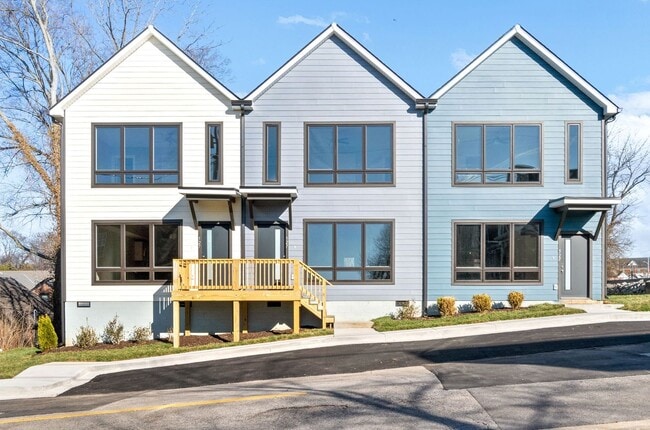 Building Photo - 527 N 1st St Unit B