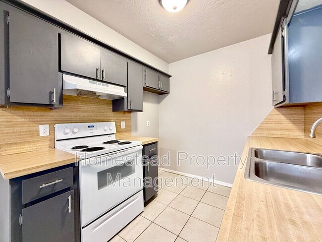 Photo - 146 Barrett Pl