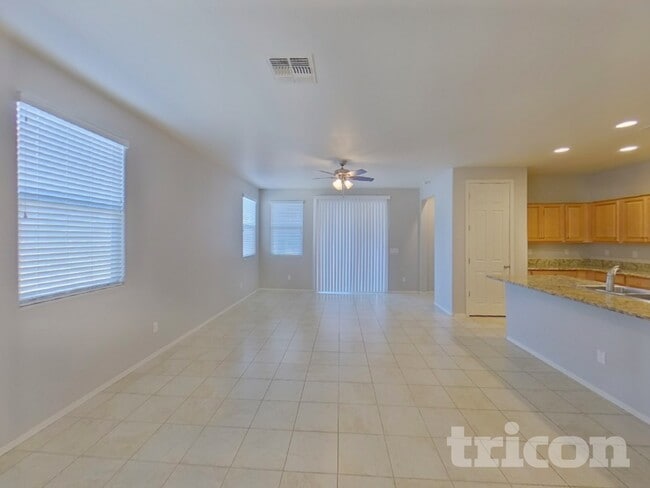 Photo - 41038 W Portis Dr