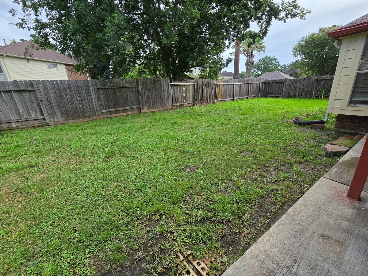 Photo - 8927 Diamond Lake Ln