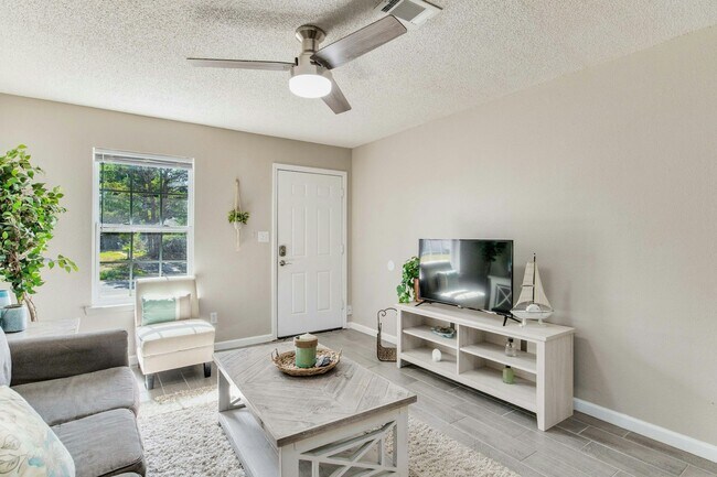 Photo - 3410 Green Briar Cir Unit C