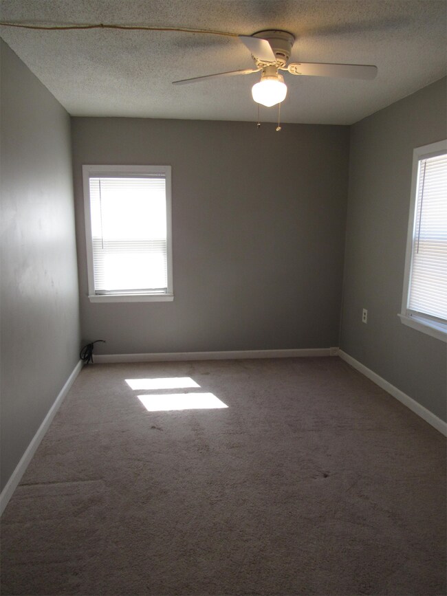 Photo - 200 Willow St