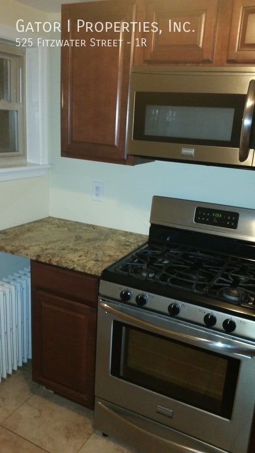 Photo - 525 Fitzwater St