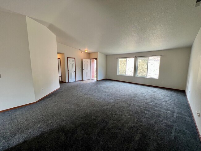 Photo - 293 Sowell Dr