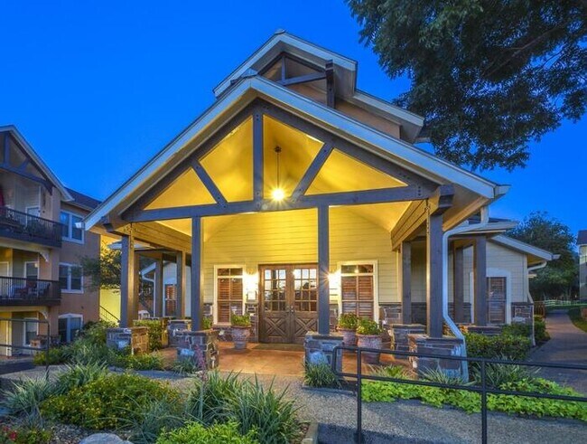 Photo - 770 I 35 N Frontage Rd Unit b1